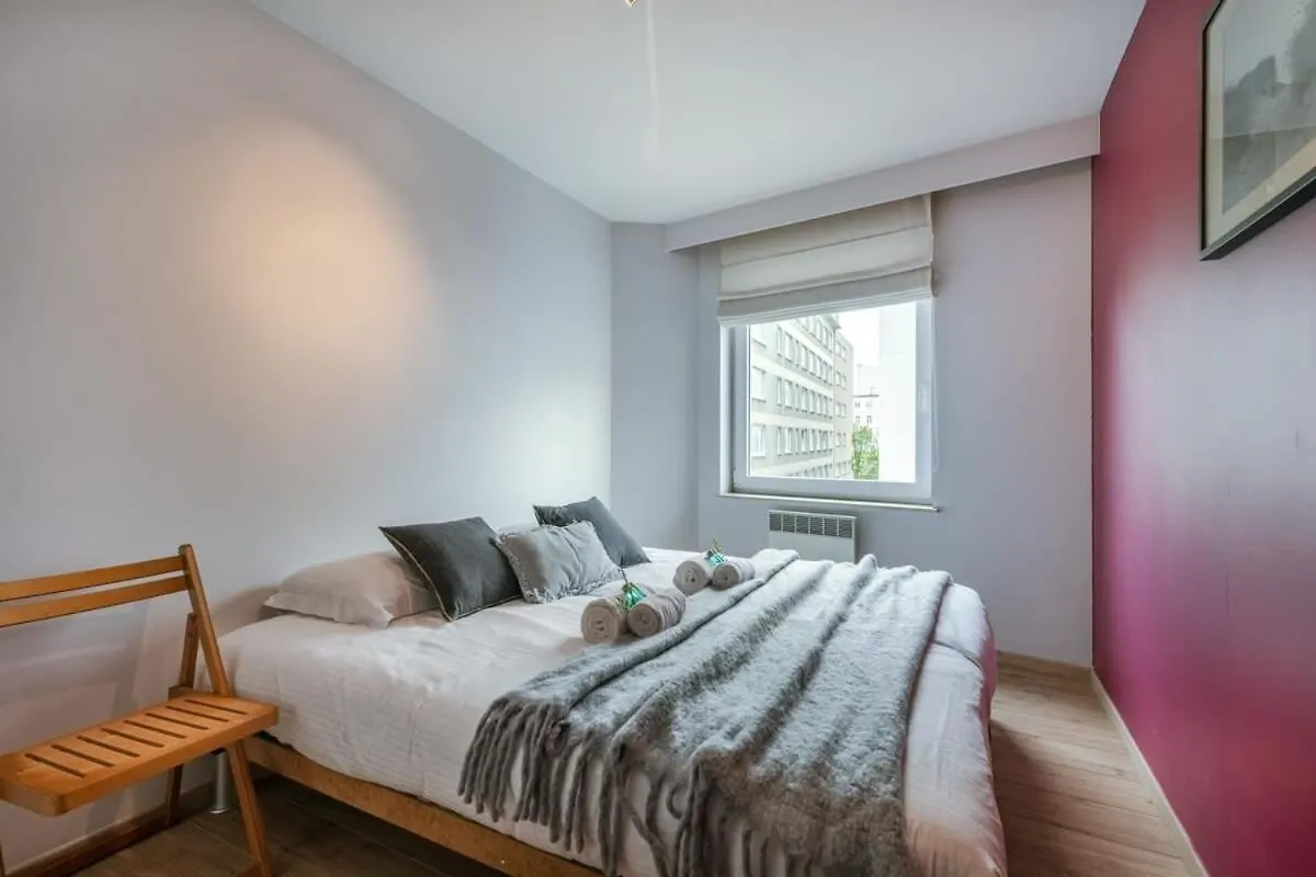 Apartment With Lateral Sea View & Private Parking Ostend