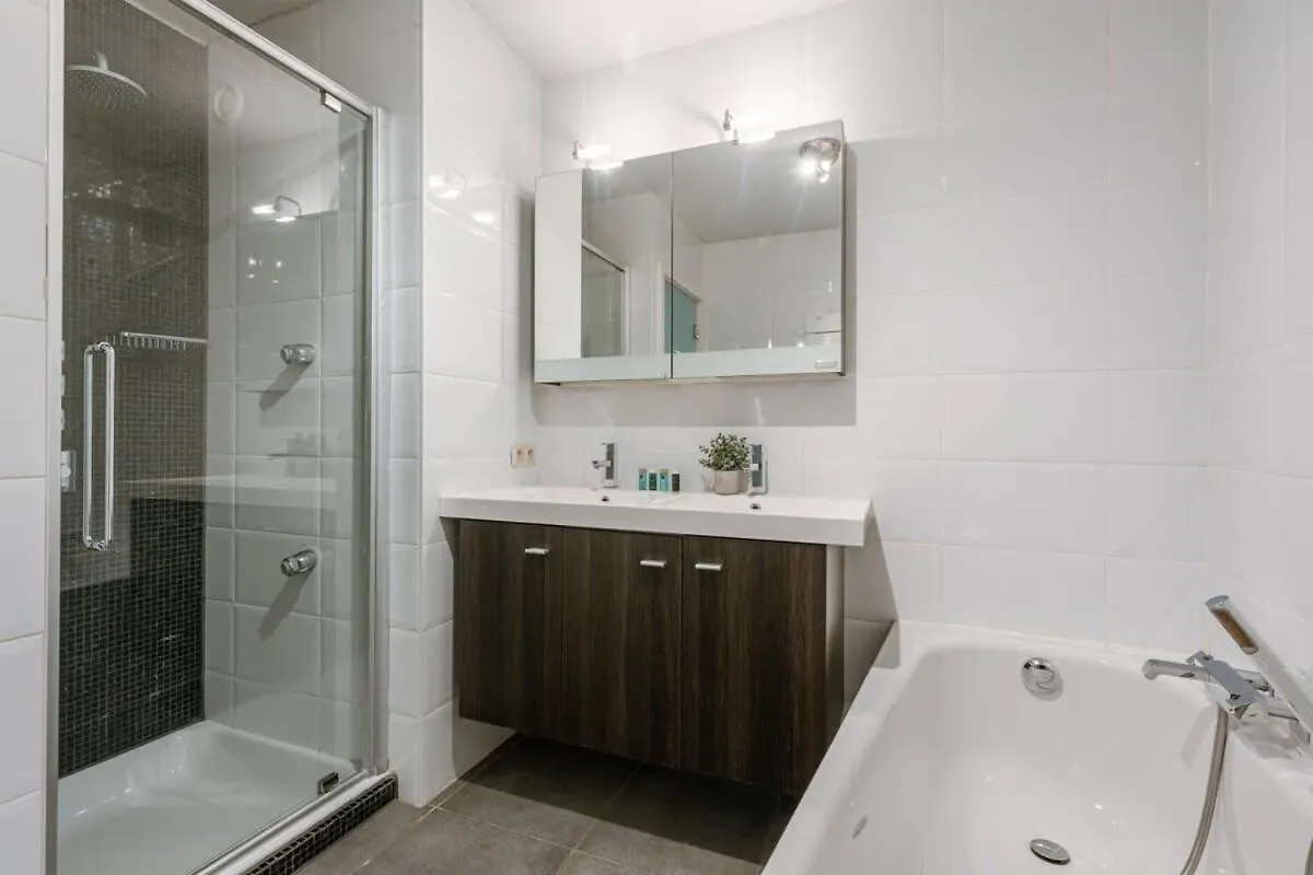 Apartment With Lateral Sea View & Private Parking Ostend