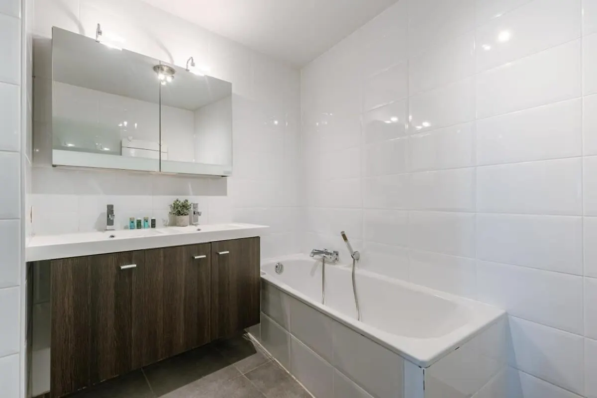 Apartment With Lateral Sea View & Private Parking Ostend 0*,
