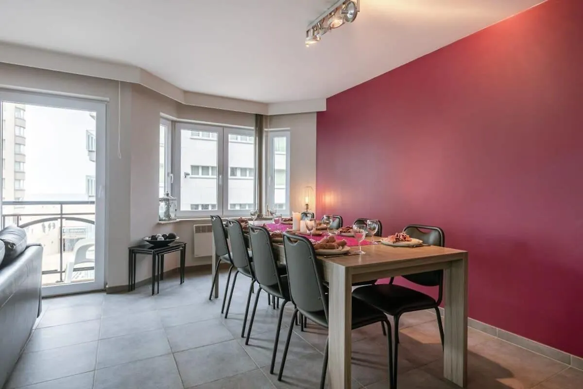 Apartment With Lateral Sea View & Private Parking Ostend